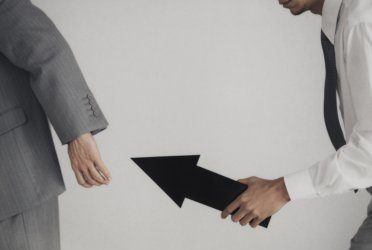 LAG Baden-Württemberg: Mitbestimmung durch den Betriebsrat bei Einführung von Desk-Sharing durch Arbeitgeber grundsätzlich nicht gegeben, da Arbeitsverhalten betroffen